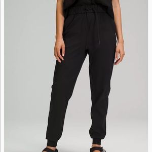 Stretch high rise Lululemon jogger. Black/grey camo. Size 4.
